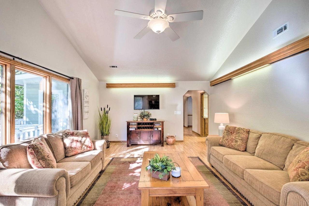 Beautiful Ozark Oasis With Deck Walk To Beaver Lake Роджерс Экстерьер фото