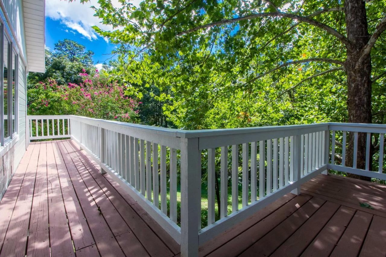 Beautiful Ozark Oasis With Deck Walk To Beaver Lake Роджерс Экстерьер фото