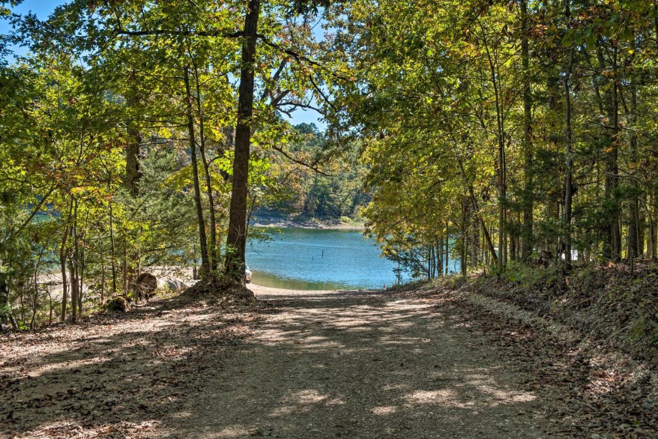 Beautiful Ozark Oasis With Deck Walk To Beaver Lake Роджерс Экстерьер фото